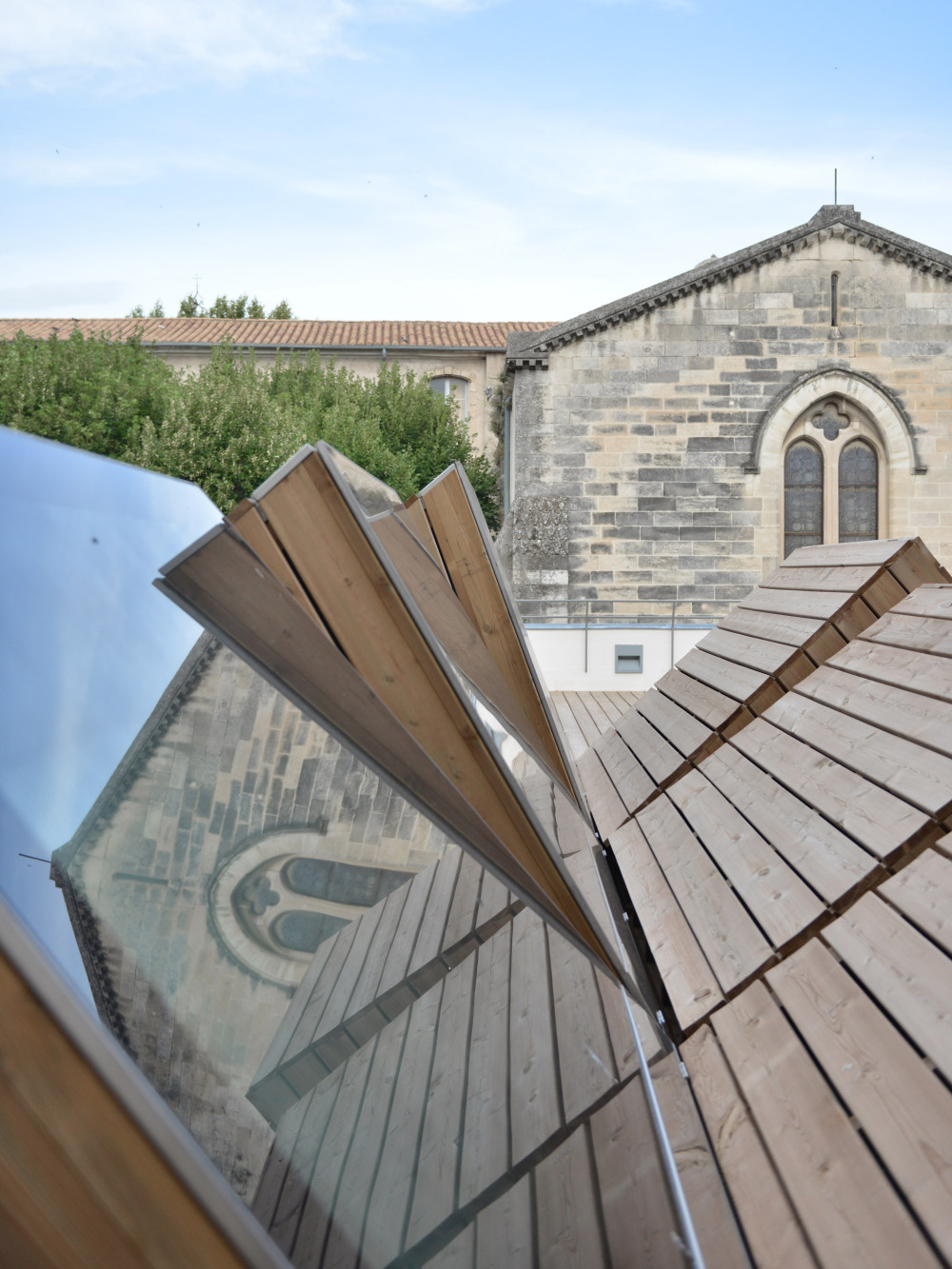 Sheds sur la terrasse en bois